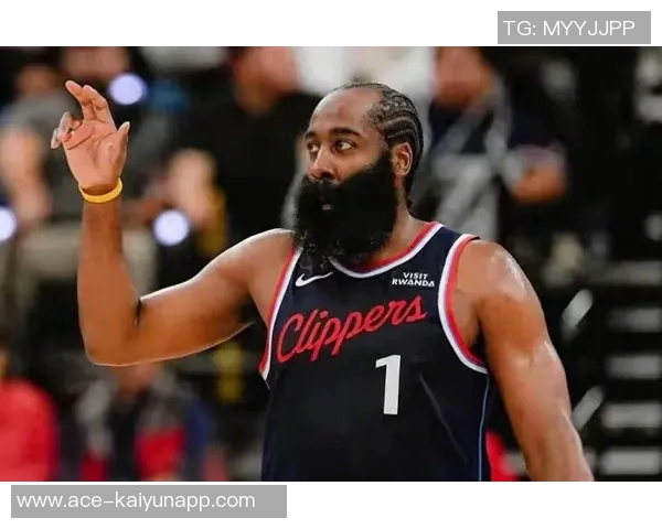 哈登三分火力全开半场独得26分快船领先太阳16分小卡与狄龙合力贡献28分