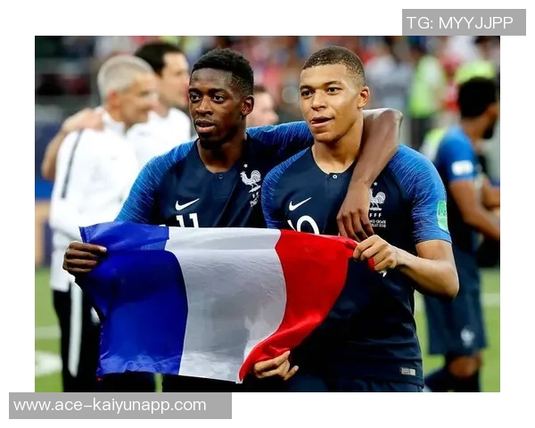 字母哥澄清与巴萨和大巴黎会面传闻坚持训练不受影响